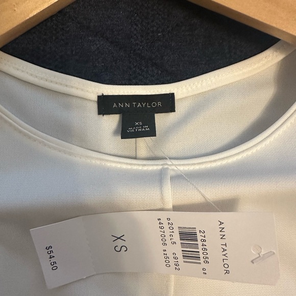 Ann Taylor White Sleeveless Blouse - Picture 2 of 3